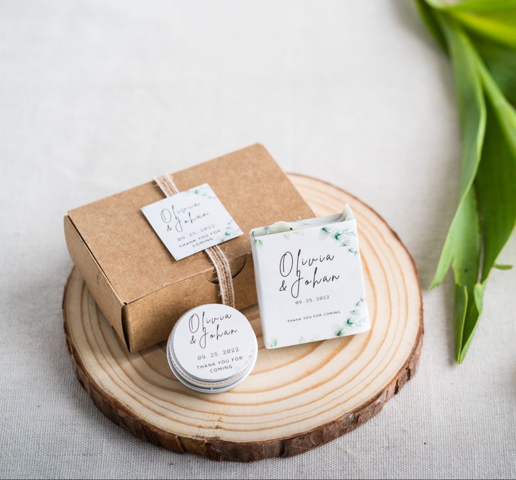 Pack de jabón artesanal y labial natural, un regalo práctico y elegante para bodas rústicas